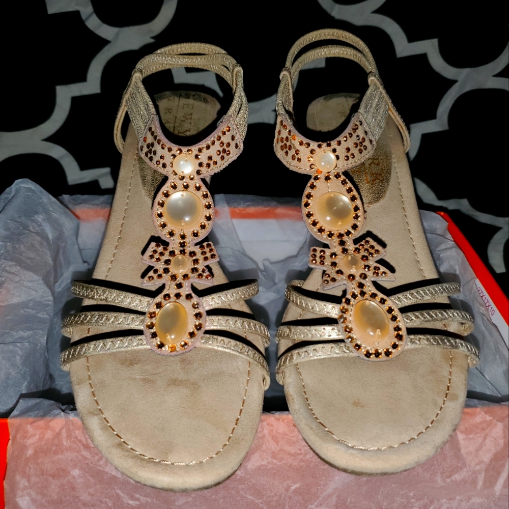 Gold Heeled Sandals SZ 8.5 New York Transit